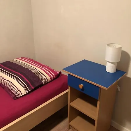 Hostel Tanie Blisko Lotniska