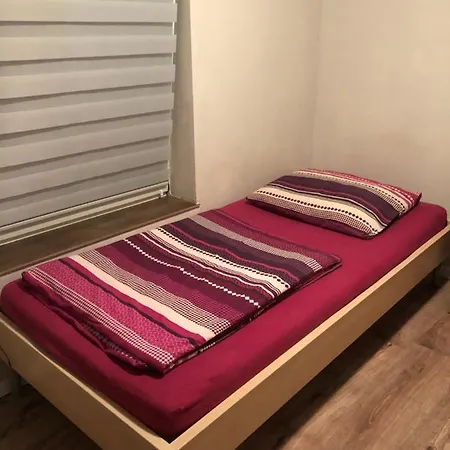 بيت شباب Tanie Blisko Lotniska *
