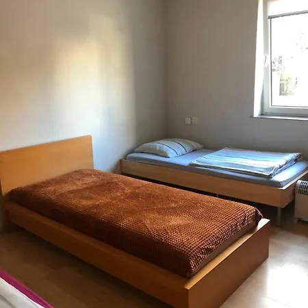 Vandrarhem Tanie Blisko Lotniska