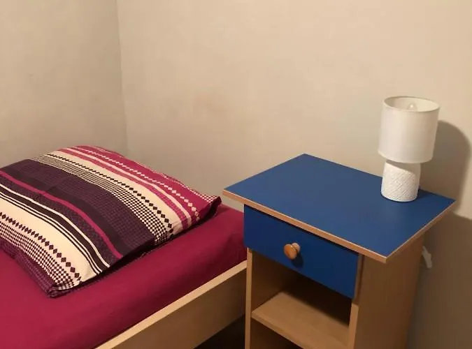 Hostel Tanie Blisko Lotniska